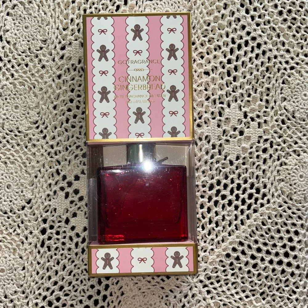 Cinnamon Gingerbread Fragrance Diffuser - Red